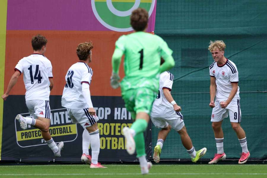 Mladí Češi berou na FIFA World Cup & Festival 2026 druhé místo. Mladí Češi berou na FIFA World Cup & Festival 2026 druhé místo.
