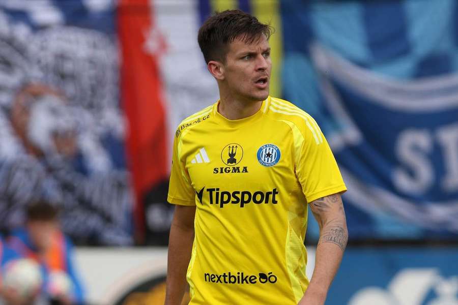 Obránce Jakub Pokorný se upsal nováčkovi řecké ligy. Obránce Jakub Pokorný se upsal nováčkovi řecké ligy.