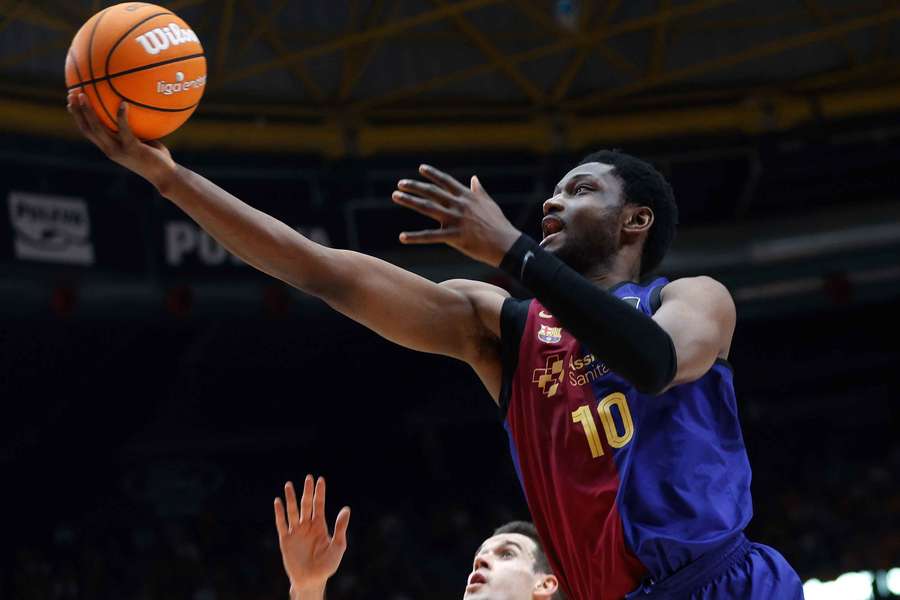 Chimezue Metu vuelve a la acb tras su paso por el Barcelona Chimezue Metu vuelve a la acb tras su paso por el Barcelona