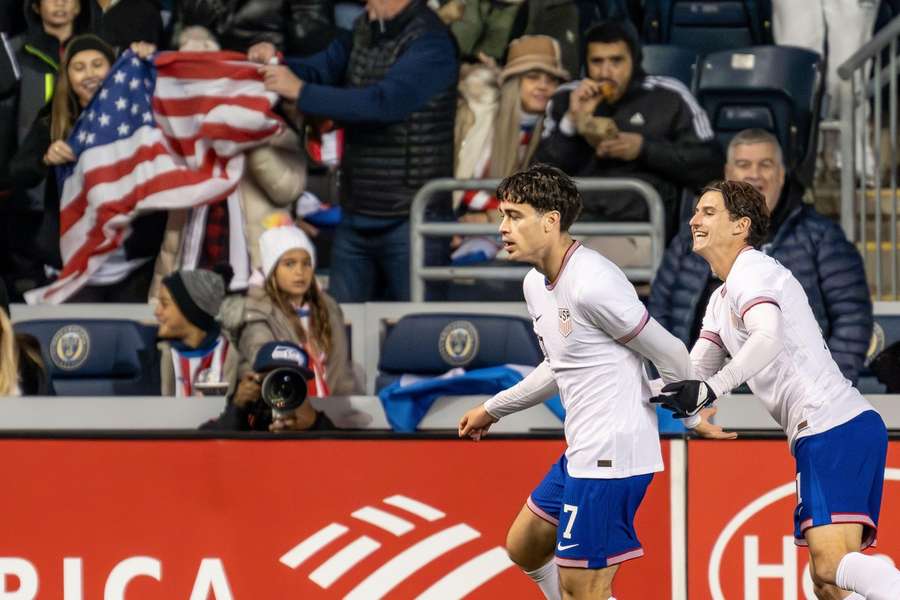 Reyna (M.) wird bejubelt Reyna (M.) wird bejubelt