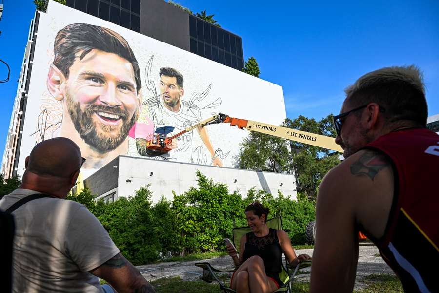 Painel gigante em homenagem a Messi