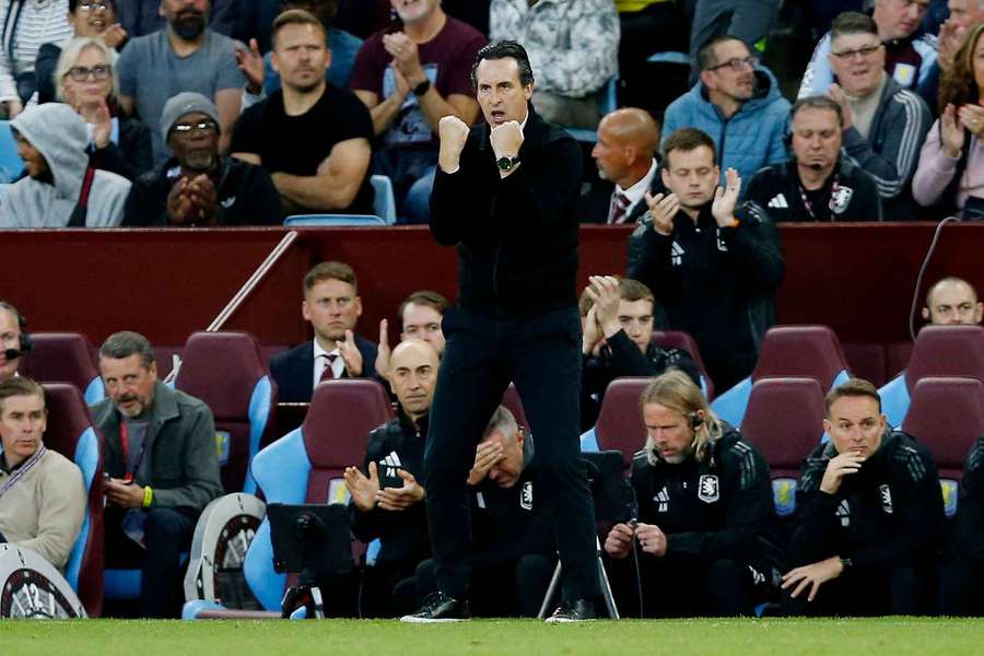 Emery on the touchline