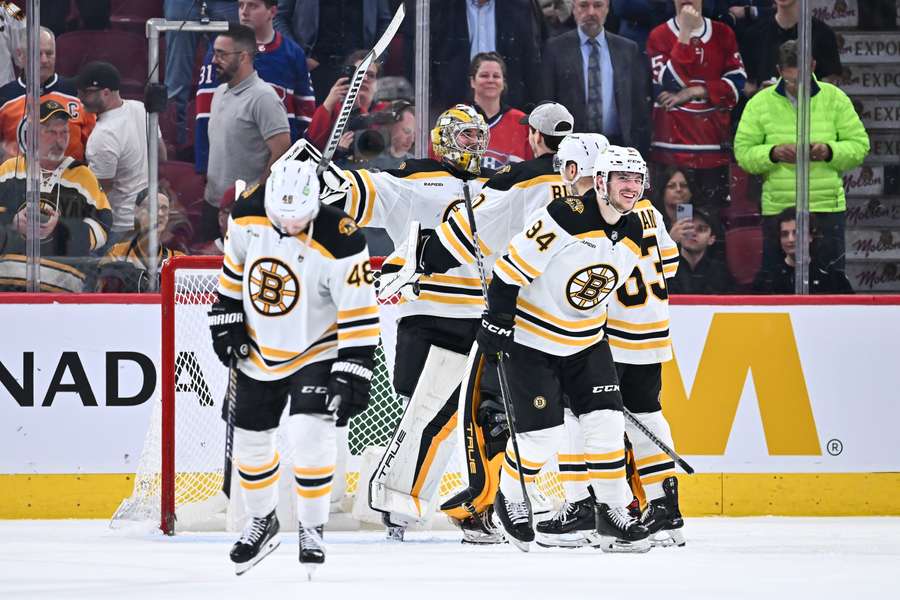 Les Bruins le 13 avril face à Montréal.