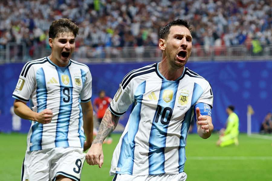 Gólová radost Lionela Messiho. Gólová radost Lionela Messiho.