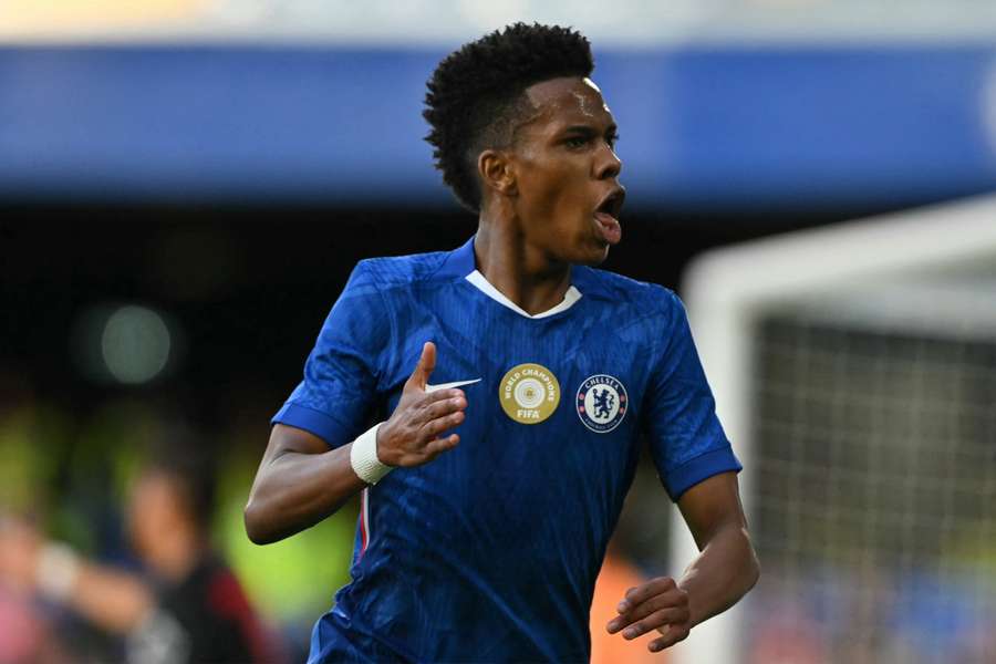 Estêvão fez gol em estreia pelo Chelsea