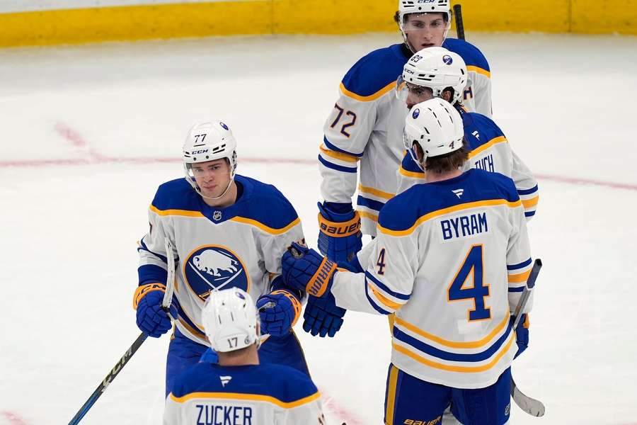 John-Jason Peterka gewinnt deutsches Duell in der NHL