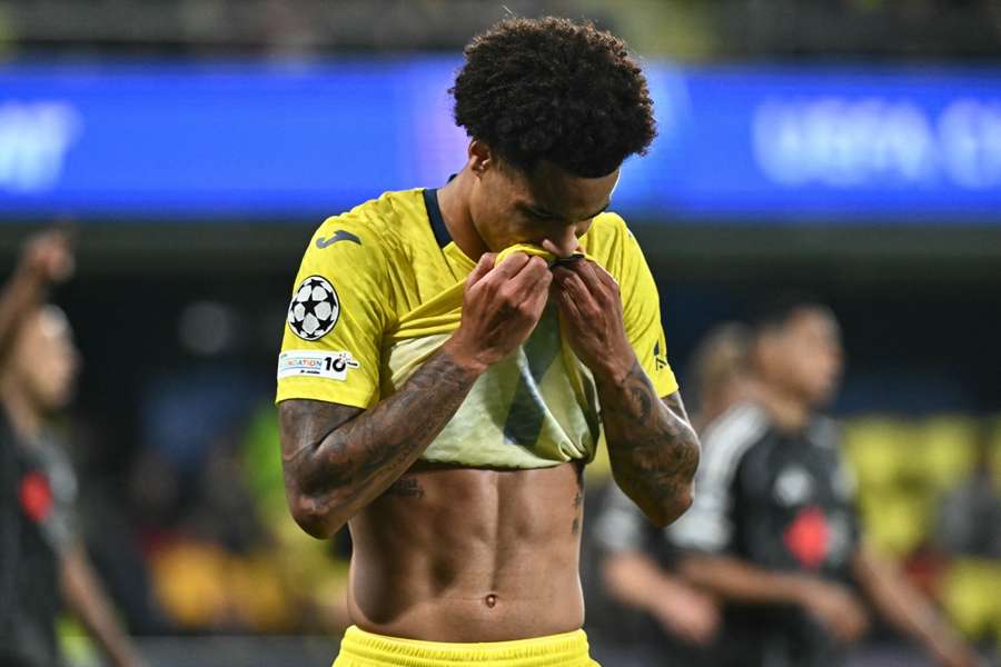 Buchanan se lamenta durante el Villarreal-Copenhague Buchanan se lamenta durante el Villarreal-Copenhague