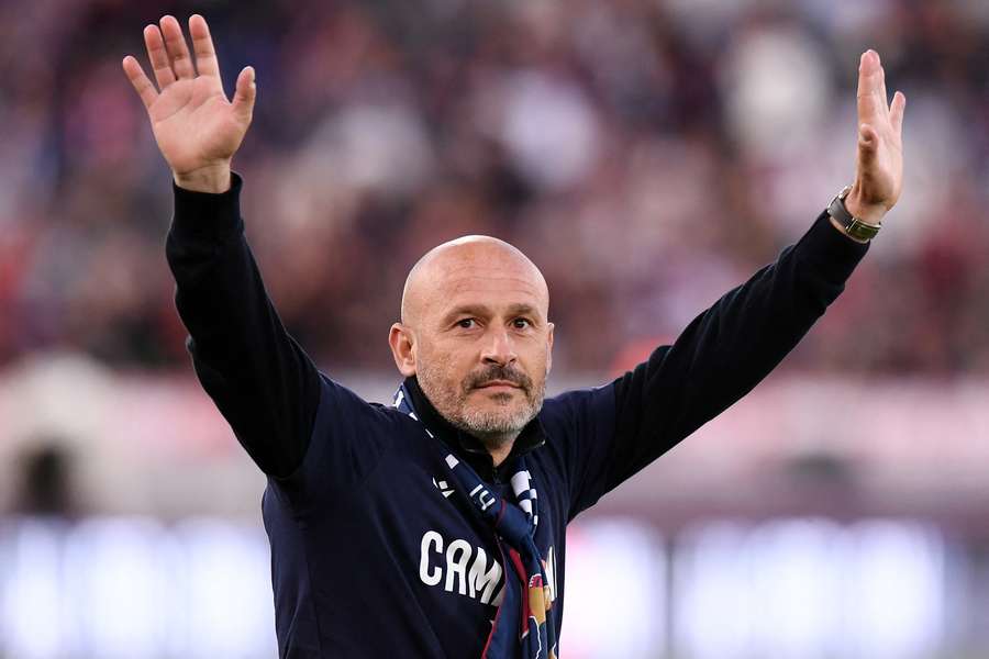 Vincenzo Italiano pozdrowił swoich fanów 24 maja. Vincenzo Italiano pozdrowił swoich fanów 24 maja.