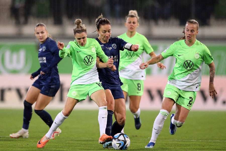 Gaëtane Thiney contre Wolfsburg