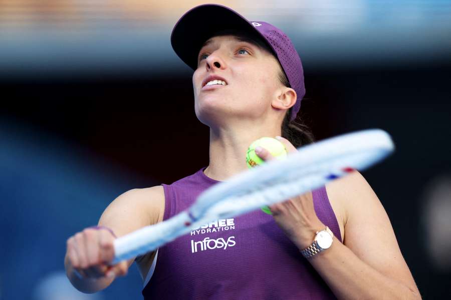 Tenis Flash: Świątek walczy o ćwierćfinał w Pekinie, Majchrzak zaczyna turniej w Szanghaju