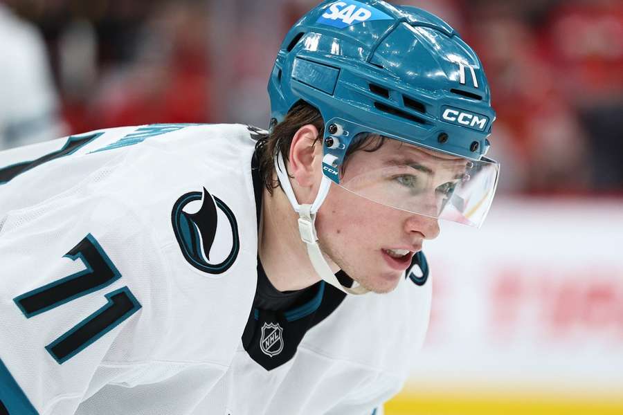 Celebrini vtrhol do NHL ako víchor.