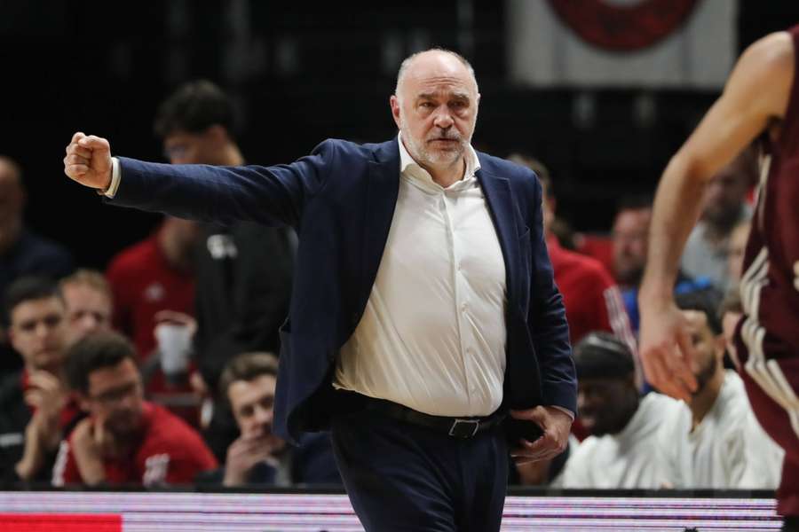 Coach Pablo Laso ballt die Faust: Ein Sieg fehlt den Bayern zum Titel