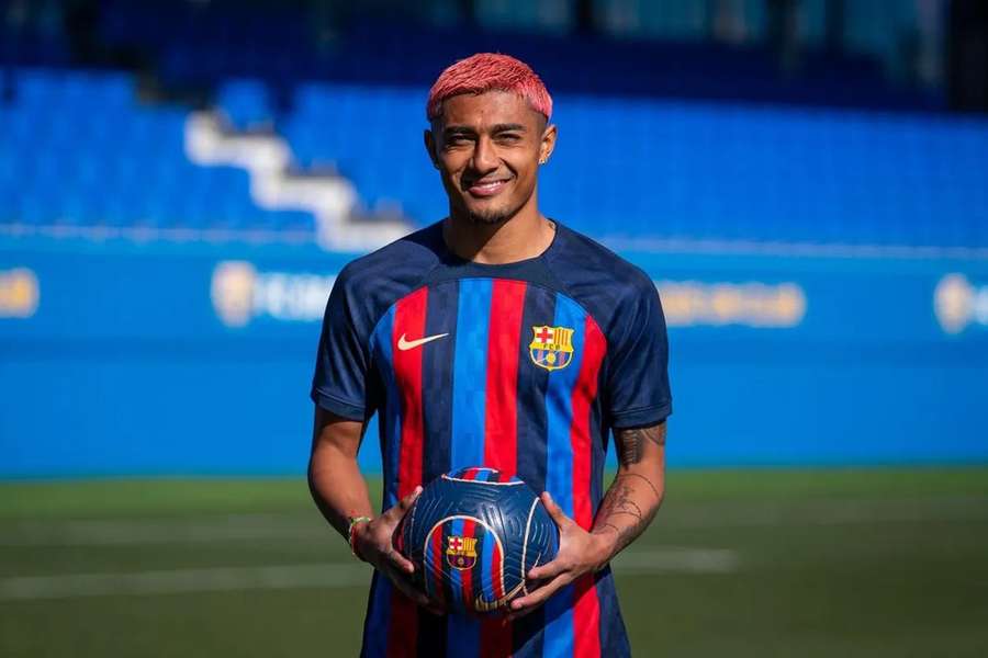 O lateral já com as cores blaugrana