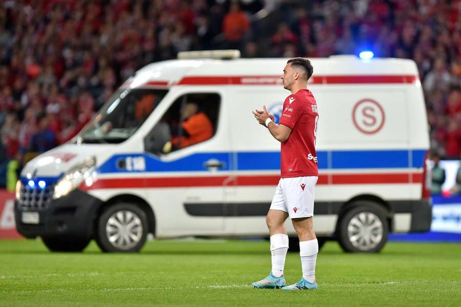 Koszmar Wisły Kraków w barażu. Miał być awans, a jest porażka i poważne kontuzje Koszmar Wisły Kraków w barażu. Miał być awans, a jest porażka i poważne kontuzje