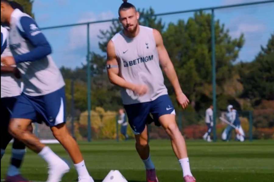 Radu Drăgușin a revenit la antrenamente