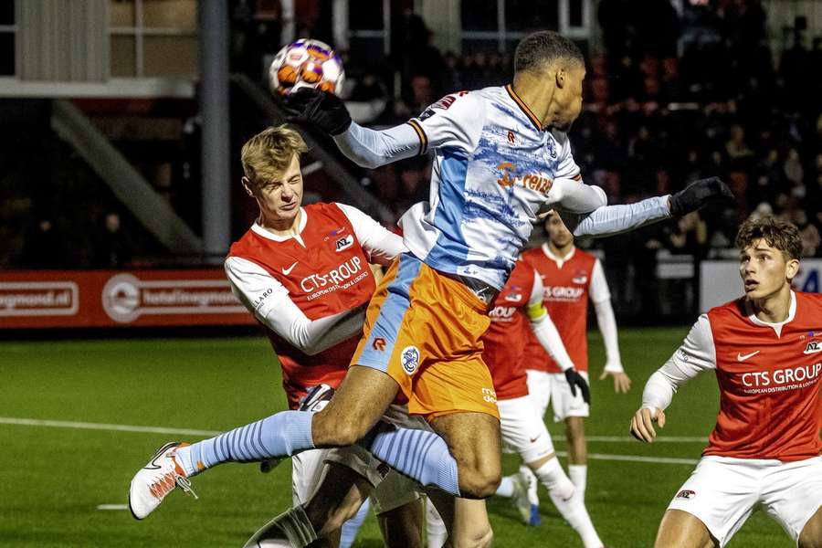 Het leek soms meer op handbal dan voetbal