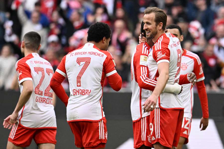 Bo Henriksen og Mainz ydmyget på Allianz Arena: Thorup's Augsburg henter 3. sejr i træk