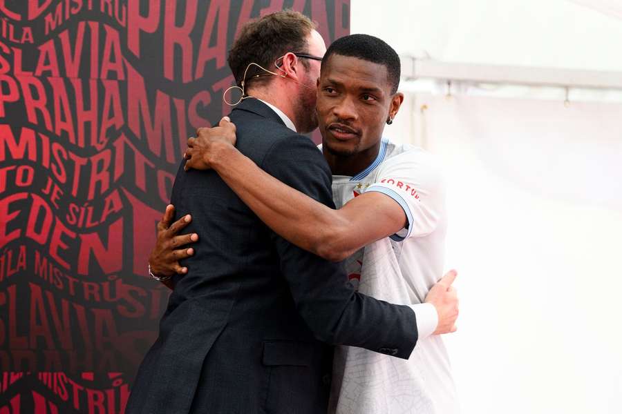 Deli se vrátil do Slavie, kde ukončí kariéru.