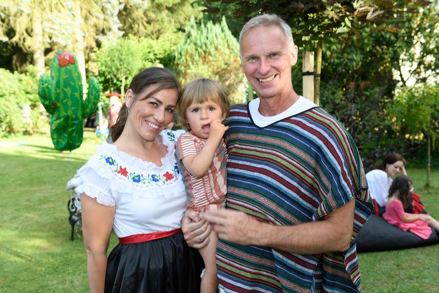Dominik Hašek s přítelkyní Lenkou a synem Janem Dominik Hašek s přítelkyní Lenkou a synem Janem
