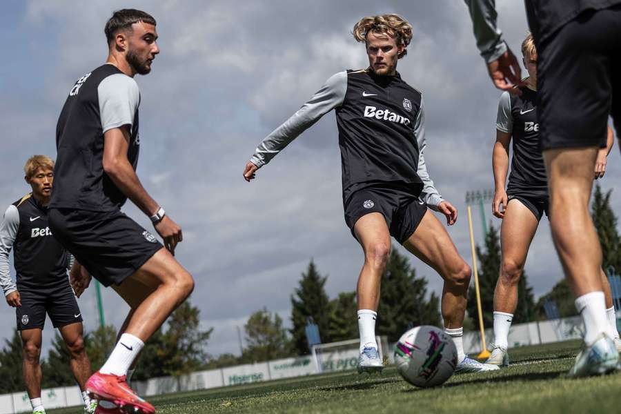 Debast vai ser titular, Hjulmand falha Vitória SC por castigo