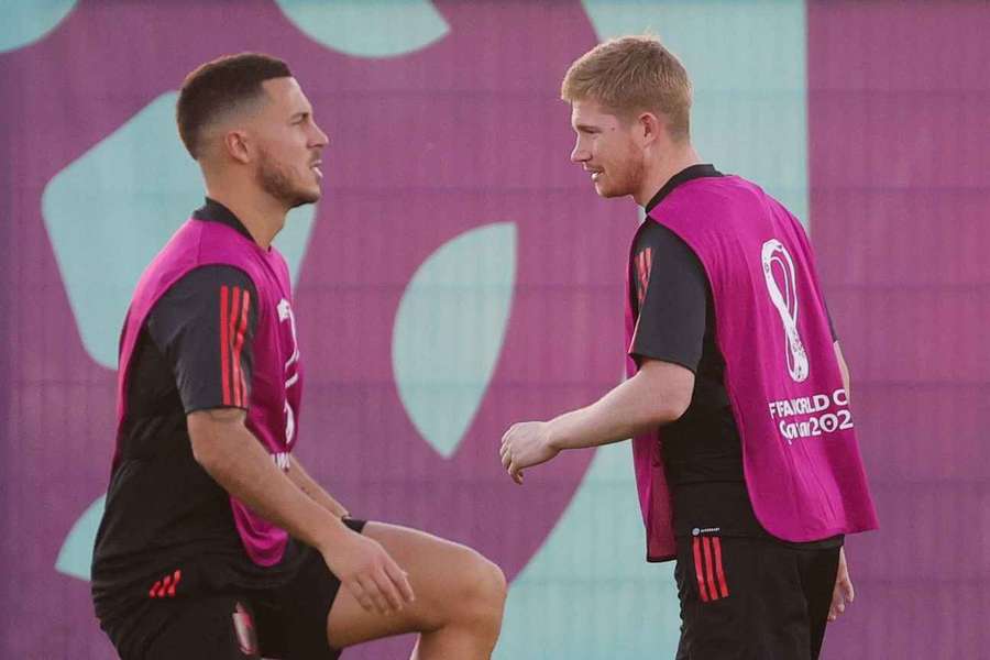 Hazard com De Bruyne na seleção da Bélgica