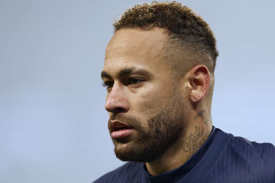 Neymar is vrijdag in Qatar met succes geopereerd aan een enkel