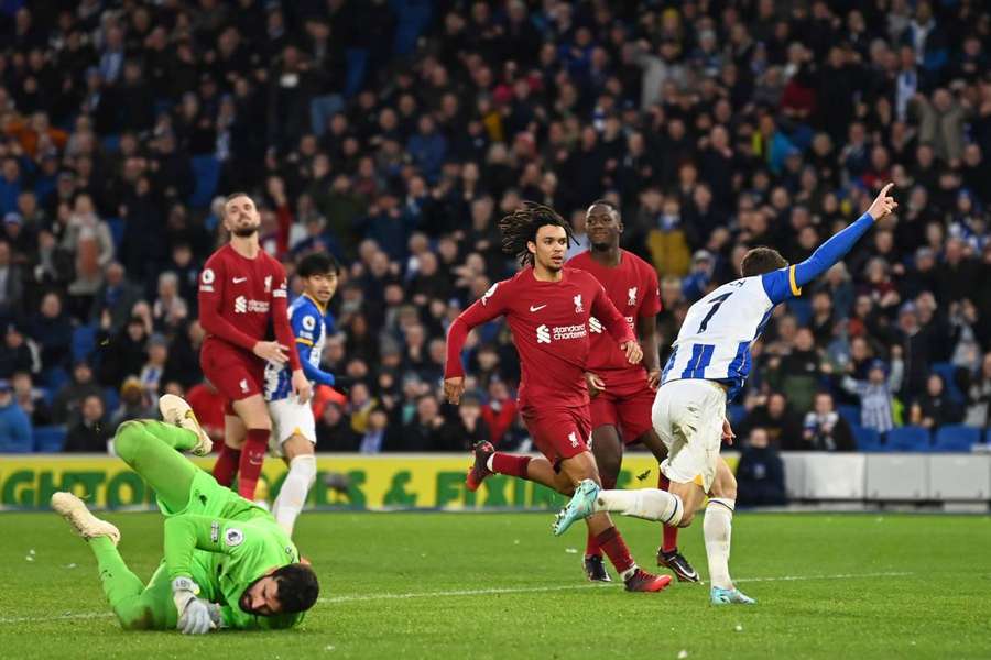 Brighton vence com autoridade e afunda "oscilante" Liverpool de Klopp