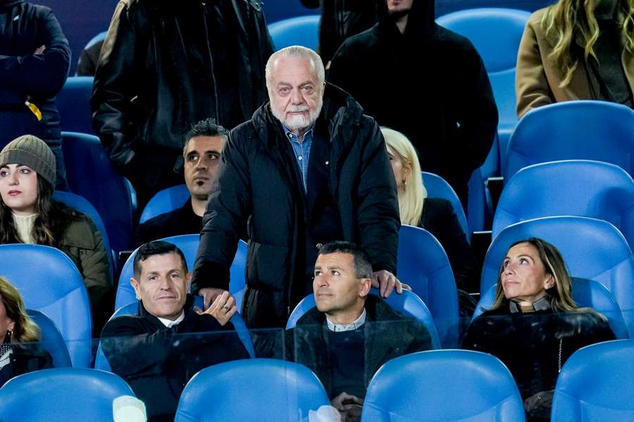 Aurelio De Laurentiis in tribuna al Maradona