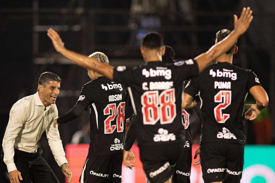 O Vasco teve uma grande atuação coletiva em Assunção O Vasco teve uma grande atuação coletiva em Assunção