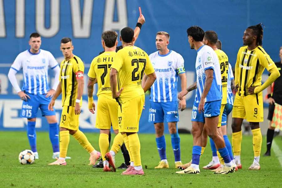 La meciul tur disputat pe Ion Oblemenco în septembrie 2025, scor 2-2, Nicușor Bancu a fost eliminat după o altercație cu Daniel Armstrong