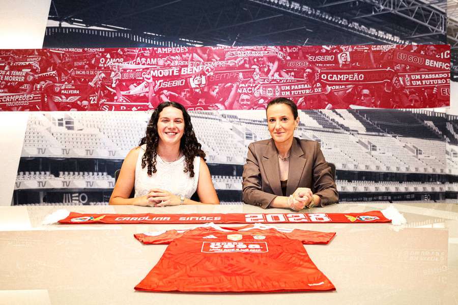 Carolina Simões assinou primeiro contrato profissional com o Benfica