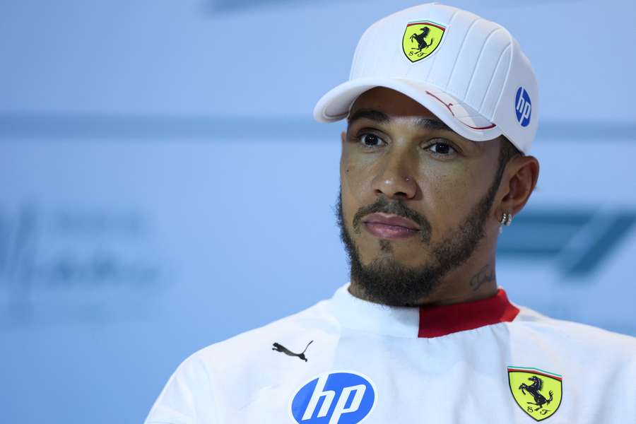 Lewis Hamilton em conferência de imprensa