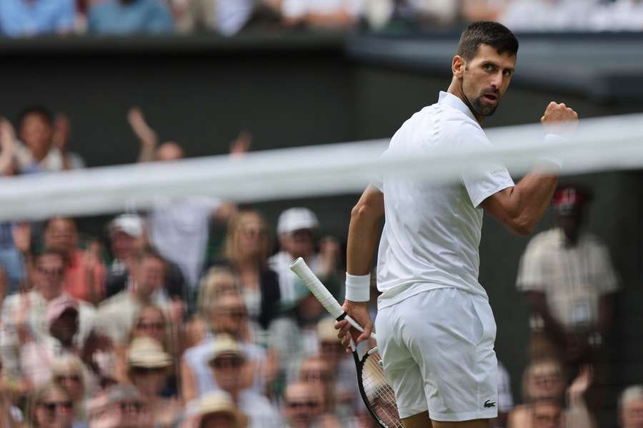 Ça passe pour Djokovic en quatre sets. 