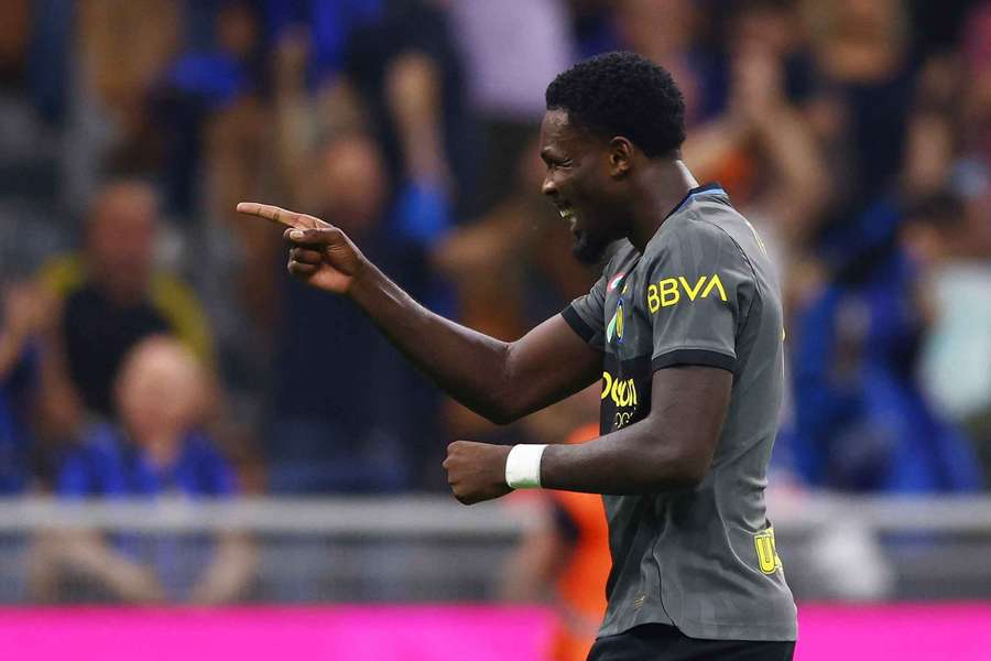 Der Ex-Gladbacher Thuram brachte Inter mit dem 3:2 auf die Siegerstraße Der Ex-Gladbacher Thuram brachte Inter mit dem 3:2 auf die Siegerstraße