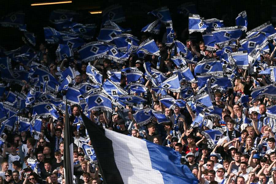 Die Fans des HSV freuen sich auf das anstehende Nordderby gegen Werder Bremen.