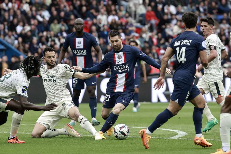 Lionel Messi ging zondag met het sterrenensemble van PSG onderuit in Ligue 1