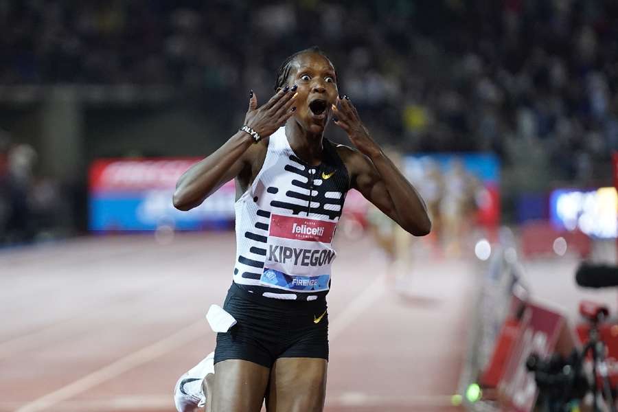 Récord del mundo de 1500 metros para la keniata Faith Kipyegon