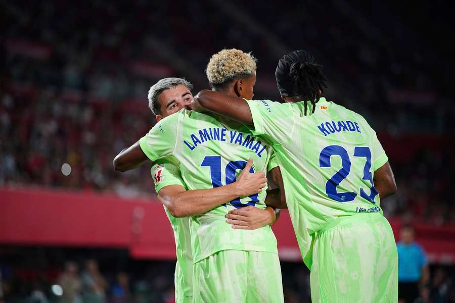 Barcelona feiert das 3:0.