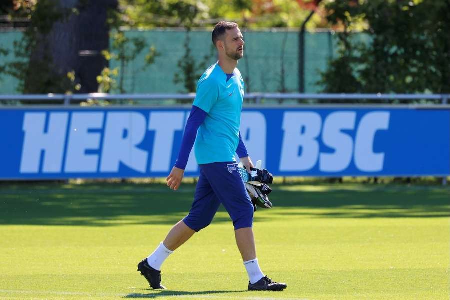 Marius Gersbeck musste das Trainingslager der Hertha in Österreich vorzeitig verlassen.