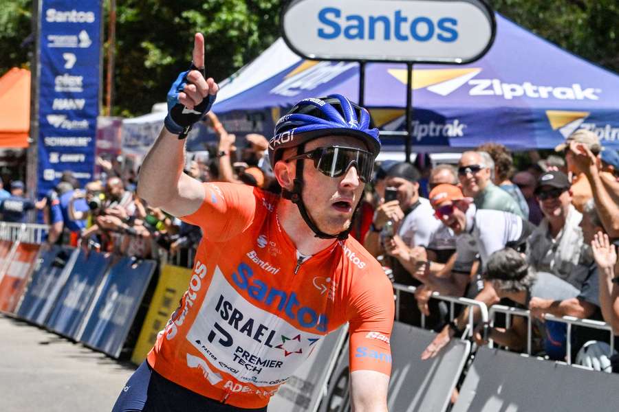 British rider Stephen Williams will defend his Tour Down Under title in January