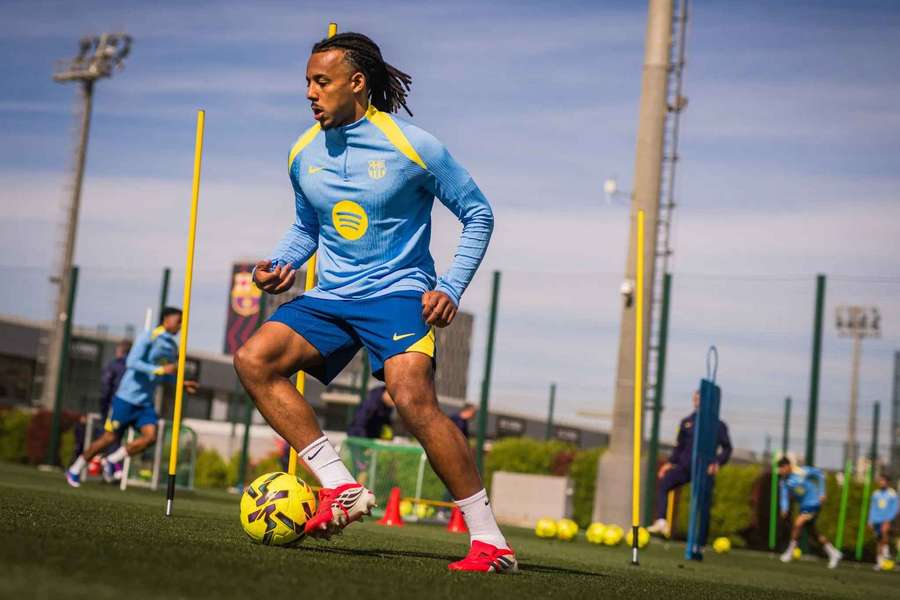 Koundé está de vuelta en el Barça