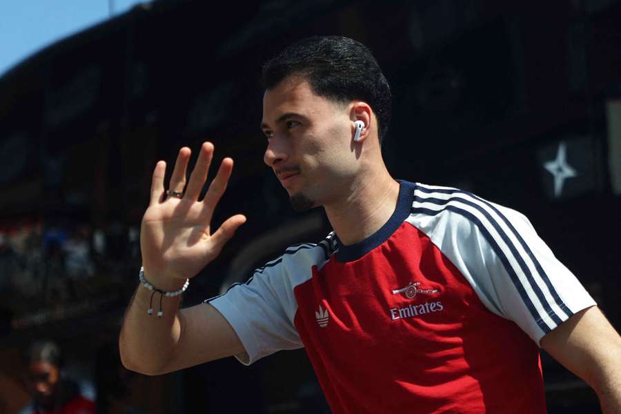Gabriel Martinelli waves to Arsenal fans