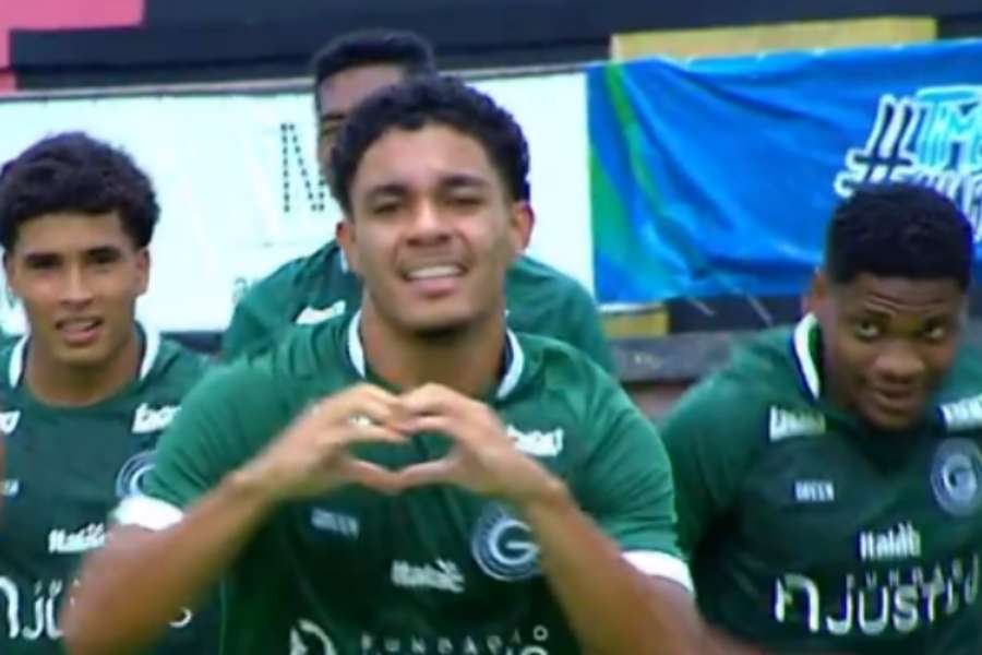 Kauan fez o segundo do Goiás com apenas um minuto em campo