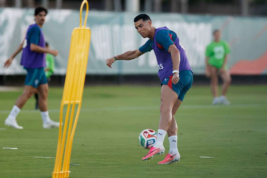 Cristiano Ronaldo Cristiano Ronaldo