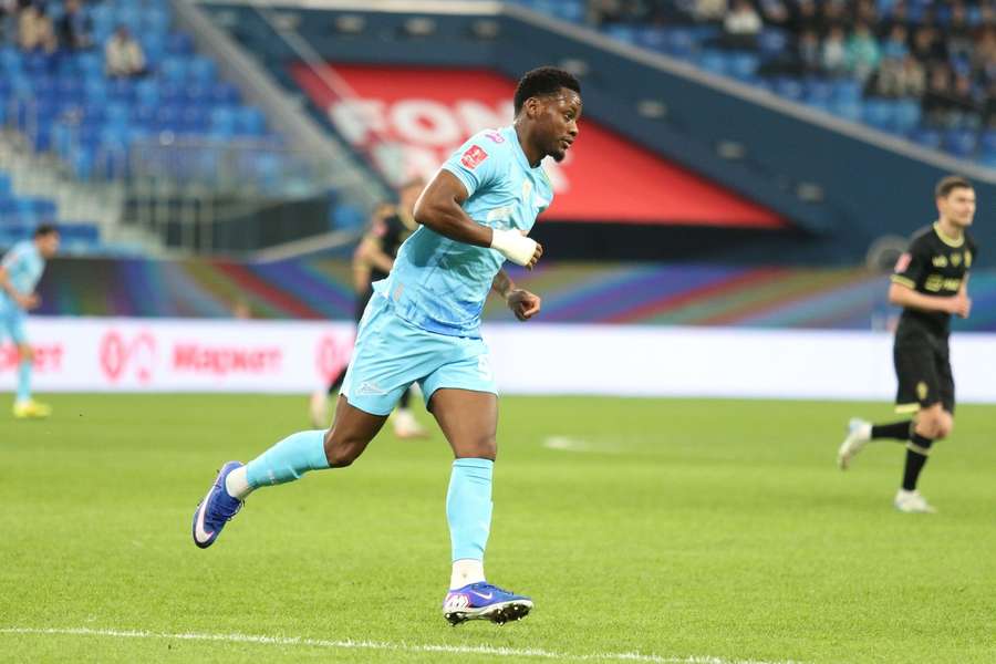 Jhon Durán esteve emprestado ao Zenit pelo Al Nassr Jhon Durán esteve emprestado ao Zenit pelo Al Nassr