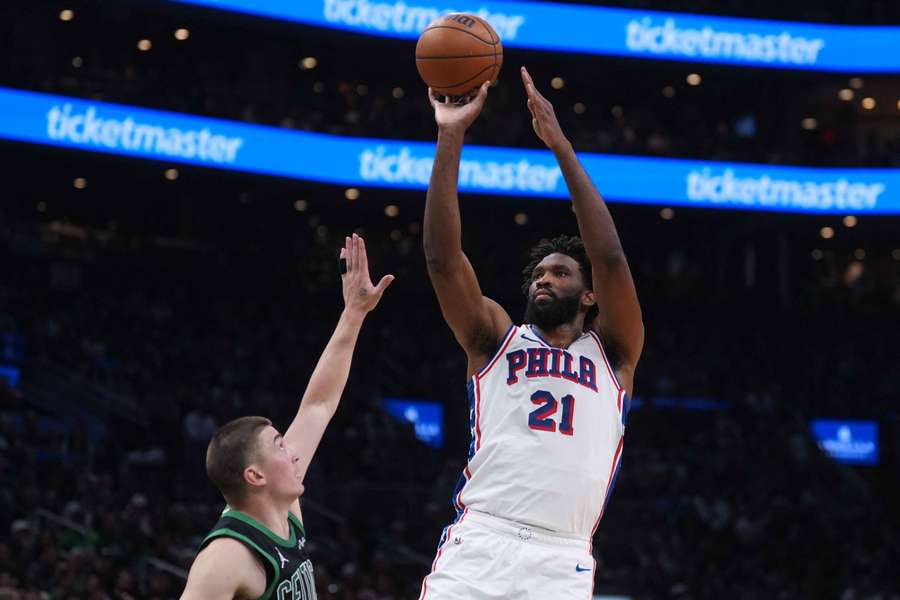 Joel Embiid face aux Celtics.