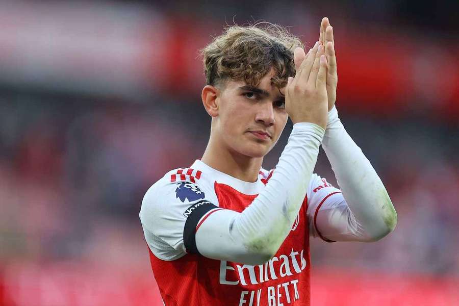 Dowman bate dois recordes por Inglaterra