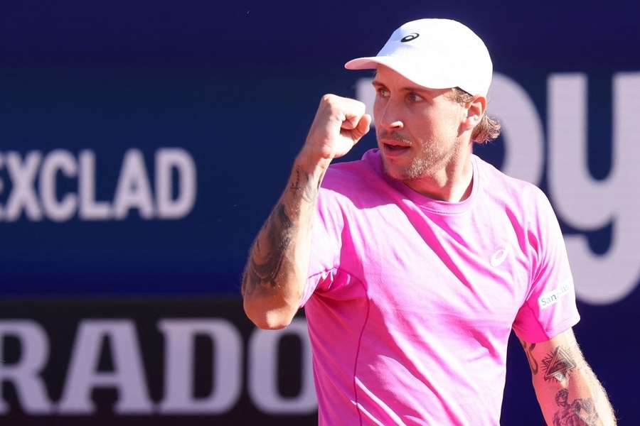 Alex Molčan si vyšlápl na světovou jedenáctku. Alex Molčan si vyšlápl na světovou jedenáctku.