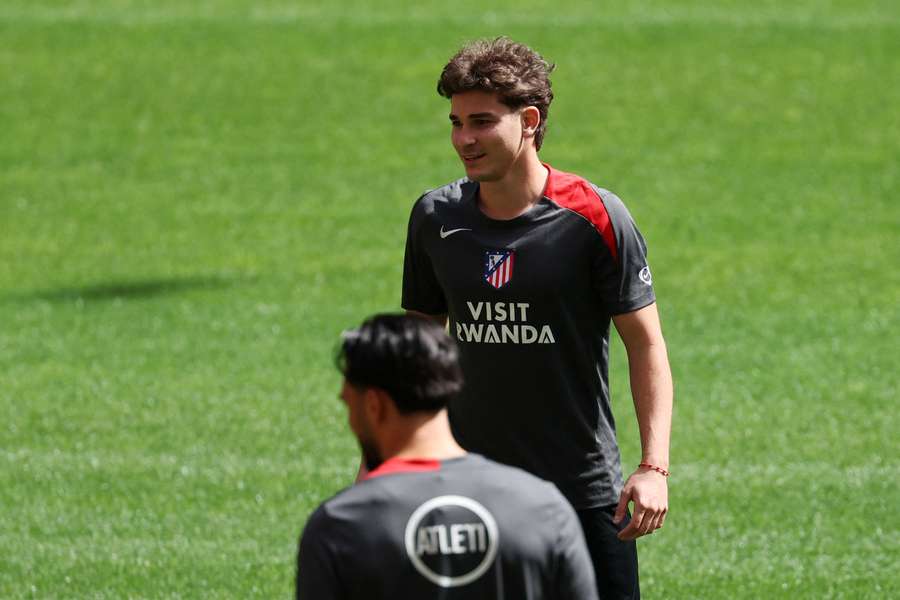 Atletico Madrid striker Alvarez: Barcelona? I don't waste energy on it