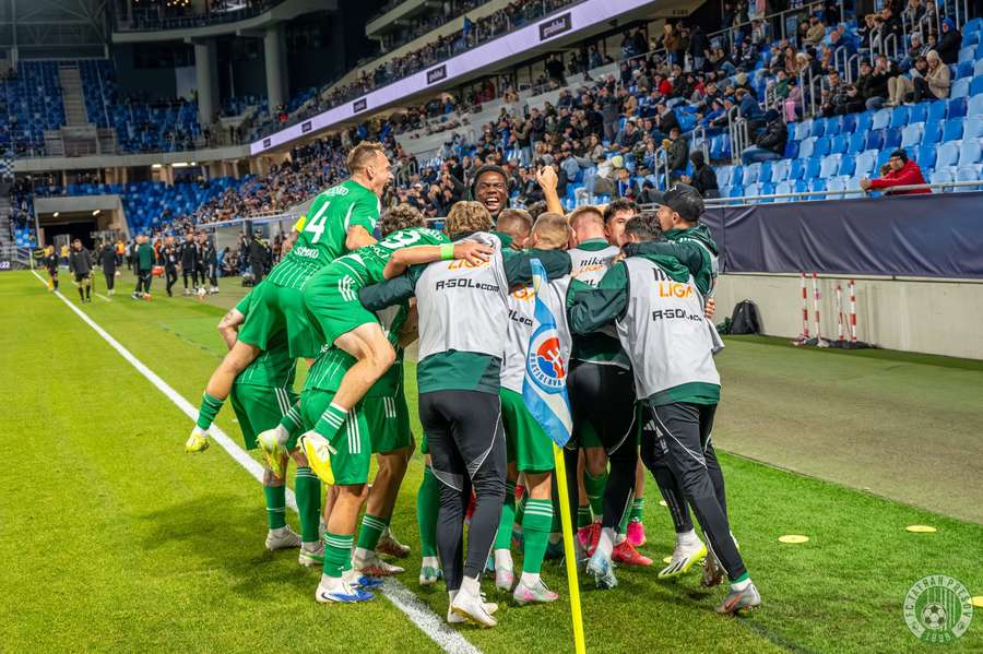 Veľká radosť Prešova po góle Begalu. Veľká radosť Prešova po góle Begalu.